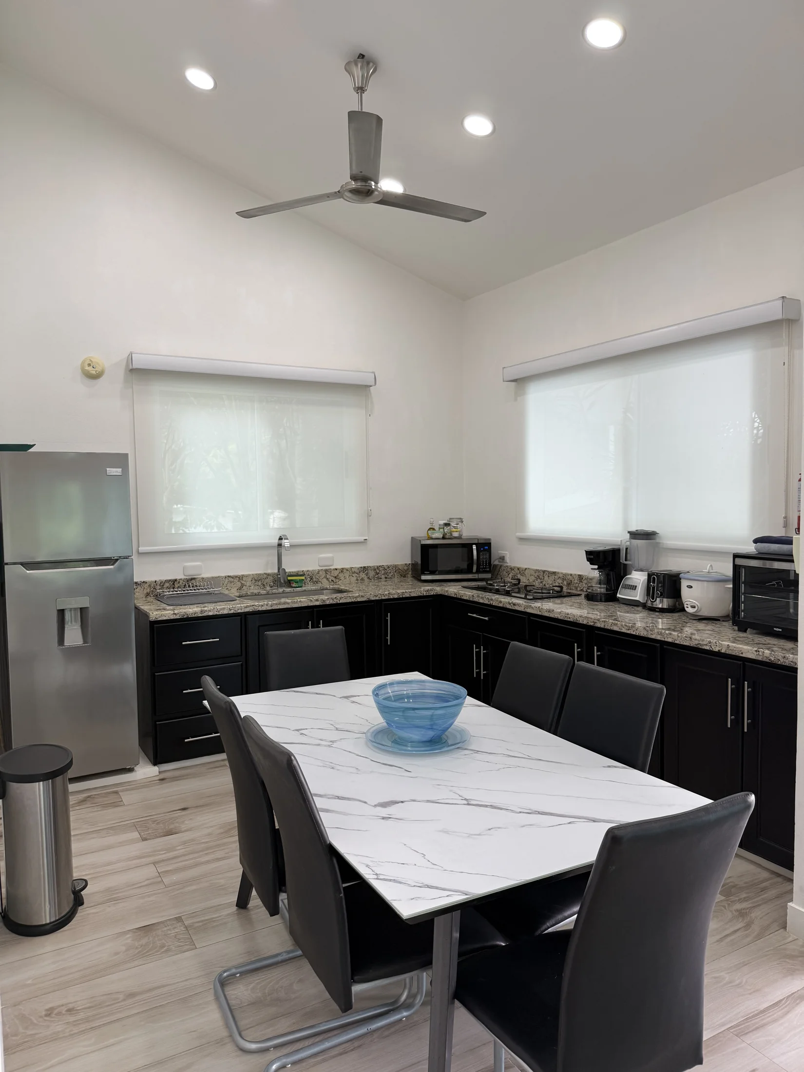 Well-equipped general property kitchen and dining area